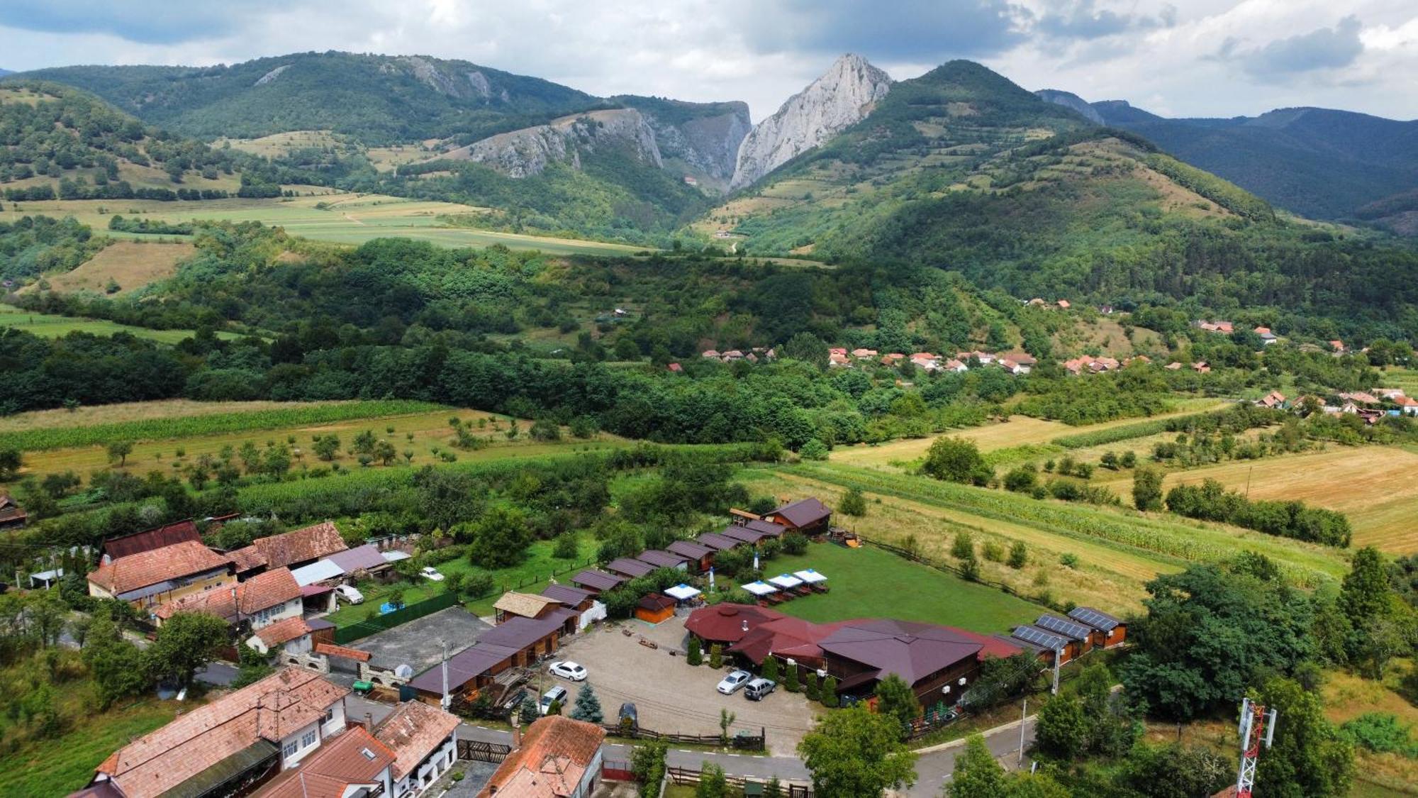 Pensiunea Bodrogeni Poiana Aiudului Exterior foto